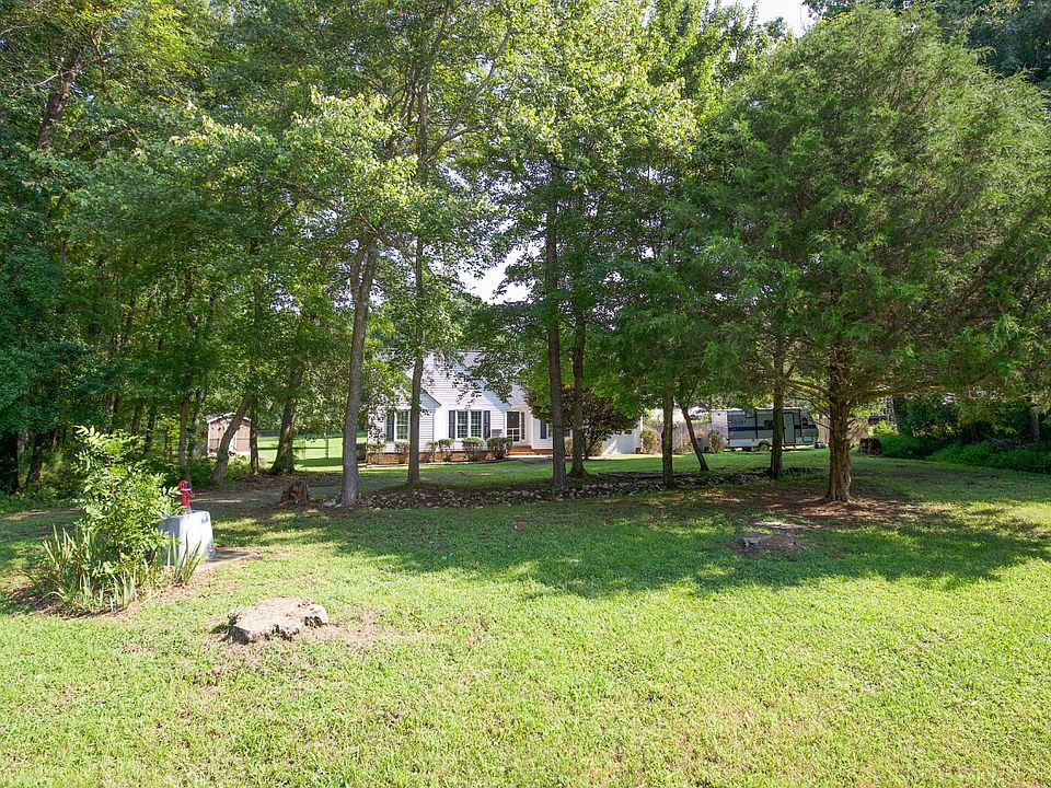 1st image of 184 Olde Farm Rd