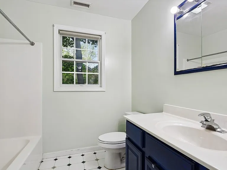 921 Shore Acres Dr — Photo 21