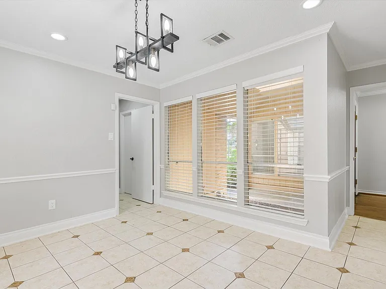 7715 Brush Wood Dr — Photo 17