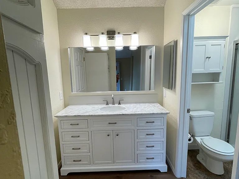 Primary En Suite Bathroom