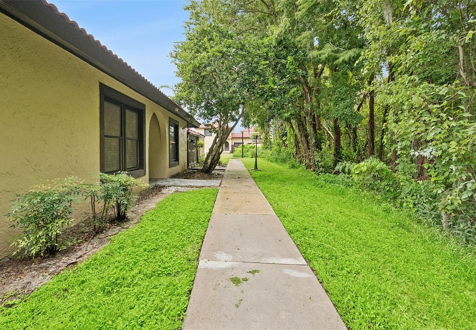 2 bed, 2.0 bath, 1038 sqft, $1,750 — Photo 3