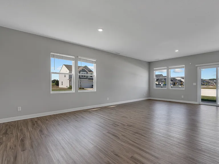 76 Fernleaf Dr — Photo 4