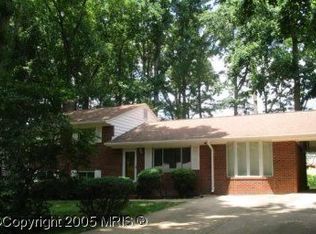 7104 Larrlyn Dr, Springfield, VA 22151