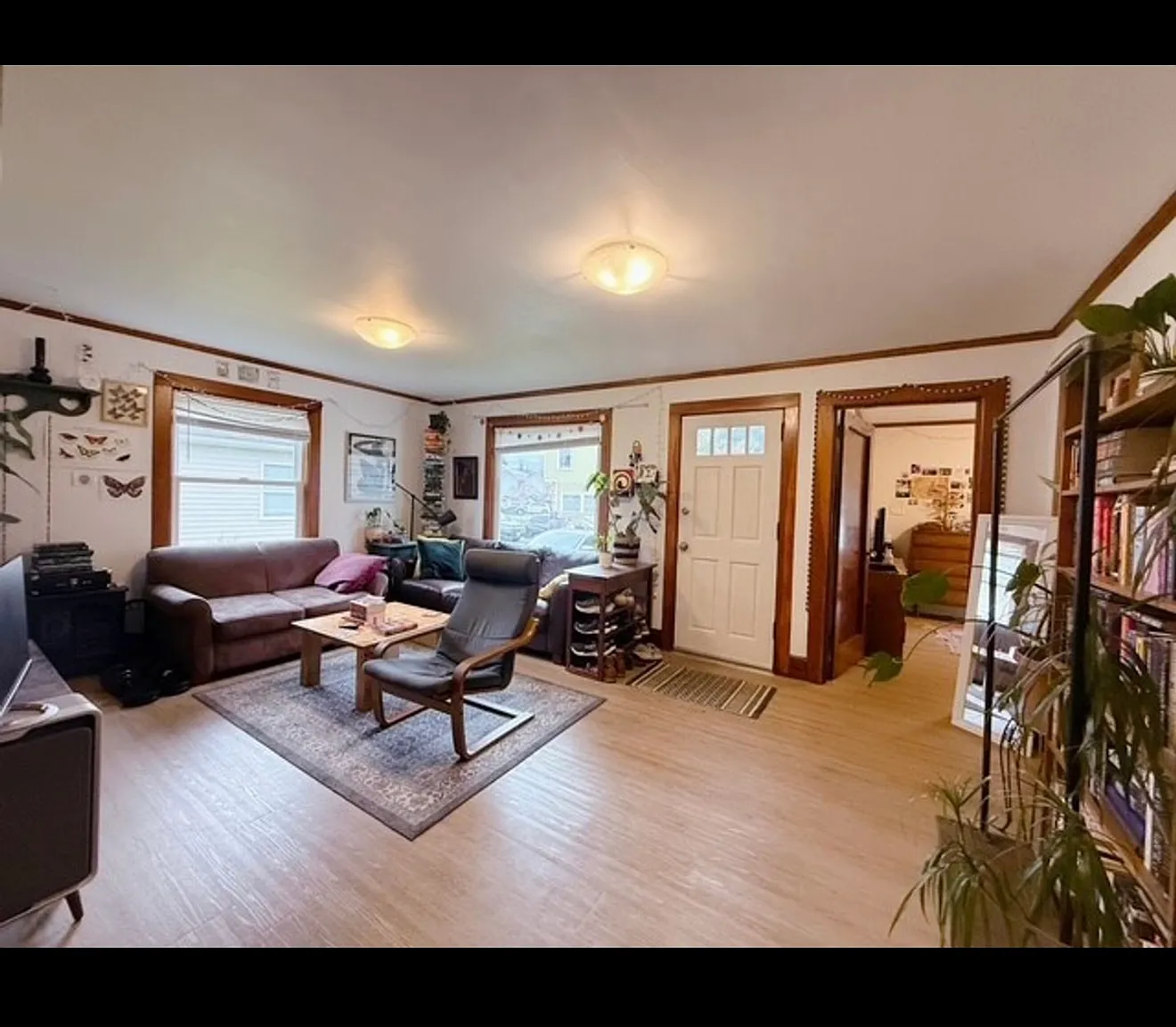 3 bed, 4700 sqft, $2,600 — Photo 1