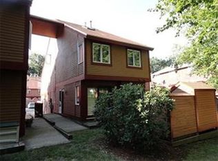 49 Meadow Pond Dr APT G, Leominster, MA 01453
