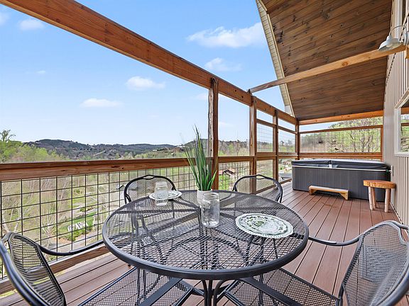 4th image of 223 Chimney Tops Way