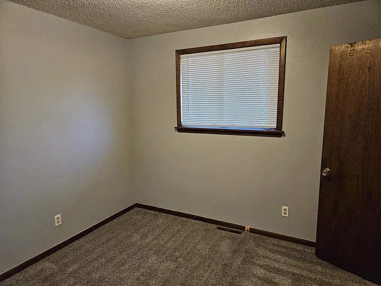 2425 Emery St — Photo 14