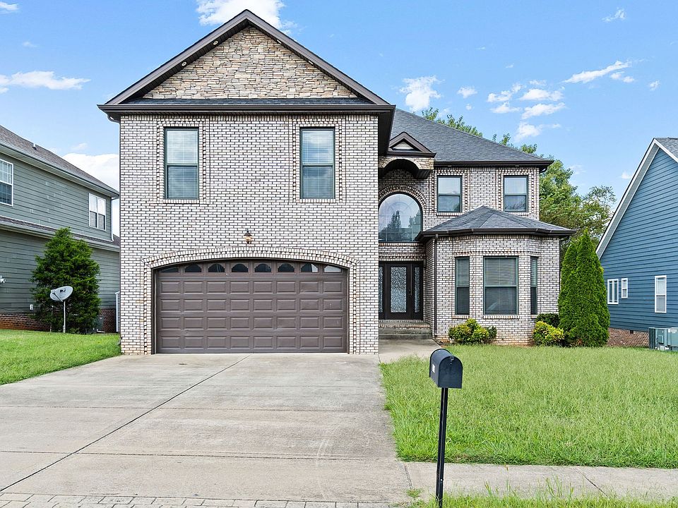 1st image of 2247 Fairfax Dr