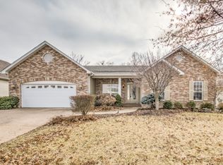 32 Fiddlers Dr, O'Fallon, MO 63366