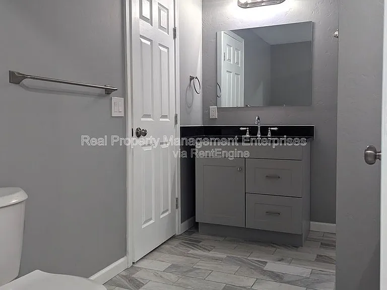 600 N Poplar Ln — Photo 12