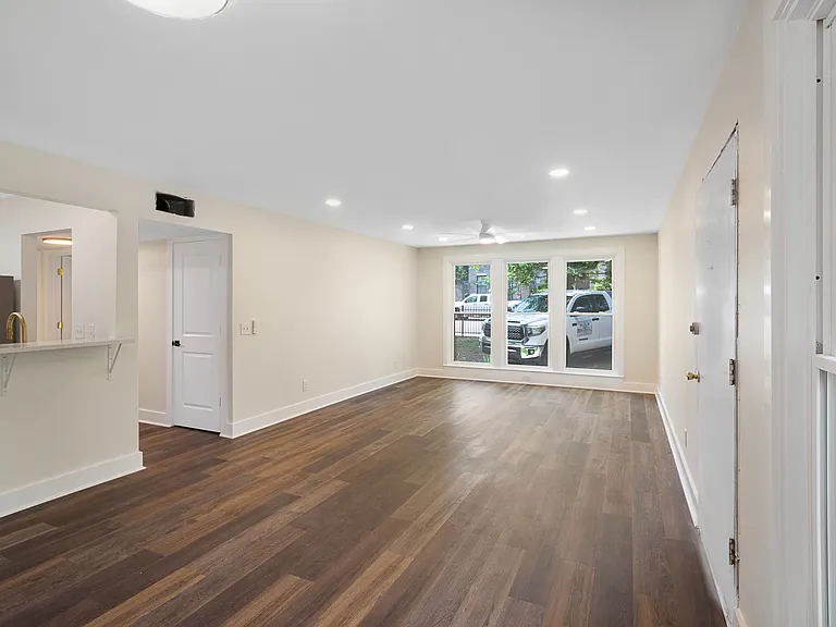 Acklen Apartments — Photo 16