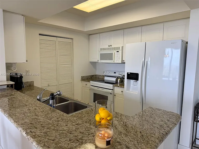 19501 W Country Club Dr #1705 — Photo 6