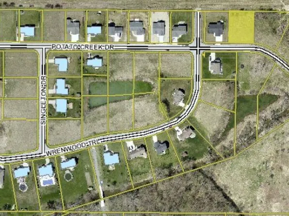 401 Potato Creek Dr #14, North Liberty, IN 46554