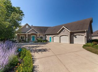 387 Still Water COURT, Dousman, WI 53118