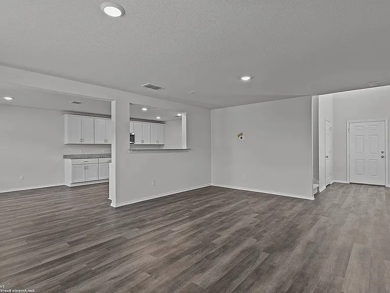 819 Bluegrass Point — Photo 10