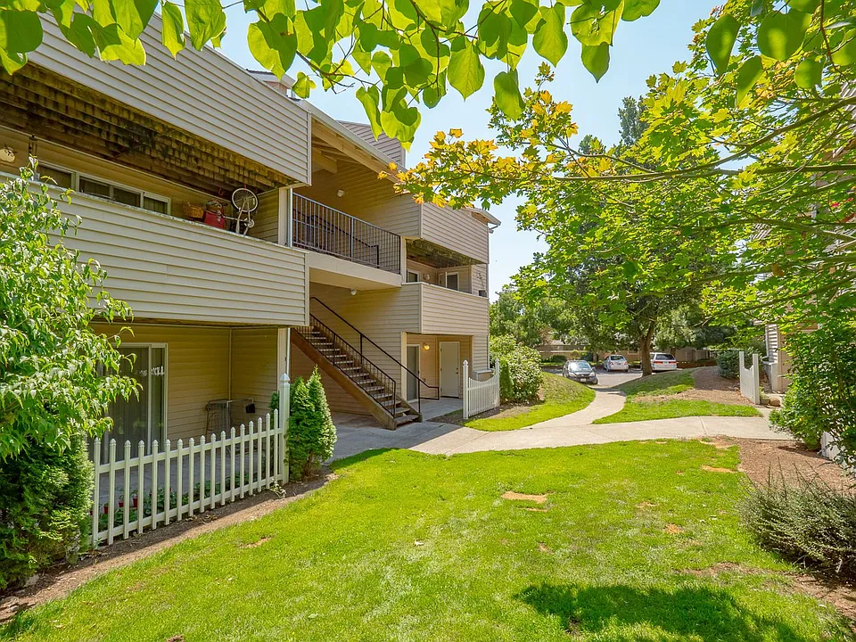 16920 SE Powell Blvd #13