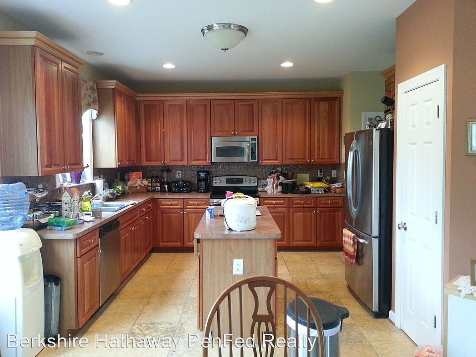 1st image of 15566 Parkgate Dr