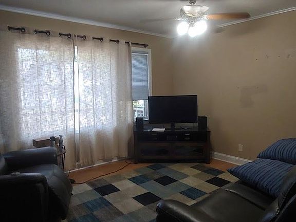 4th image of 2908 S Wentworth Ave