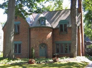 3339 Grenway Rd, Shaker Heights, OH 44122