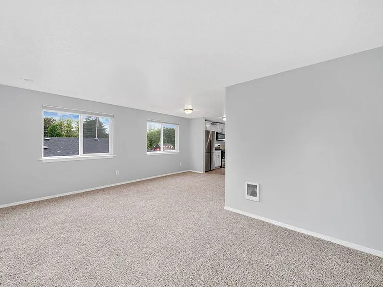 5320 SE 122nd Ave — Photo 17