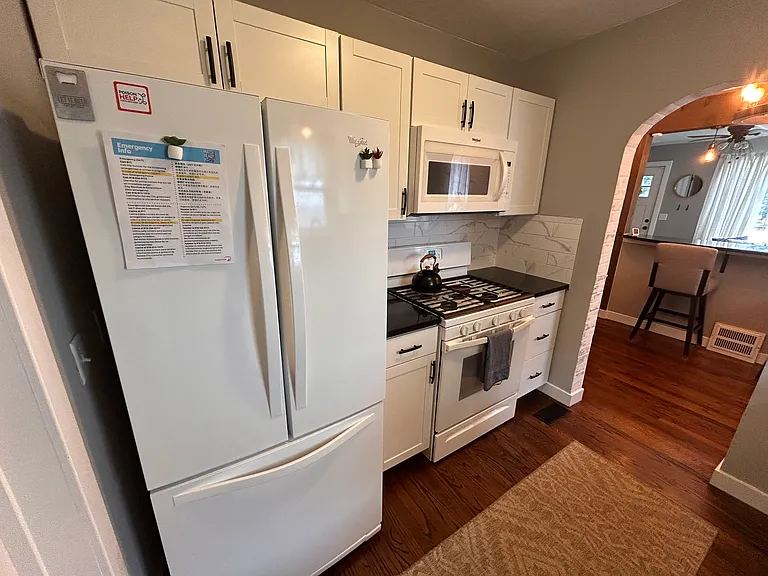 222 W 81st St — Photo 10
