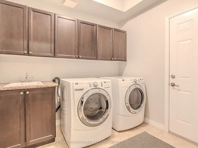 441 Stonehenge Dr #8 — Photo 13