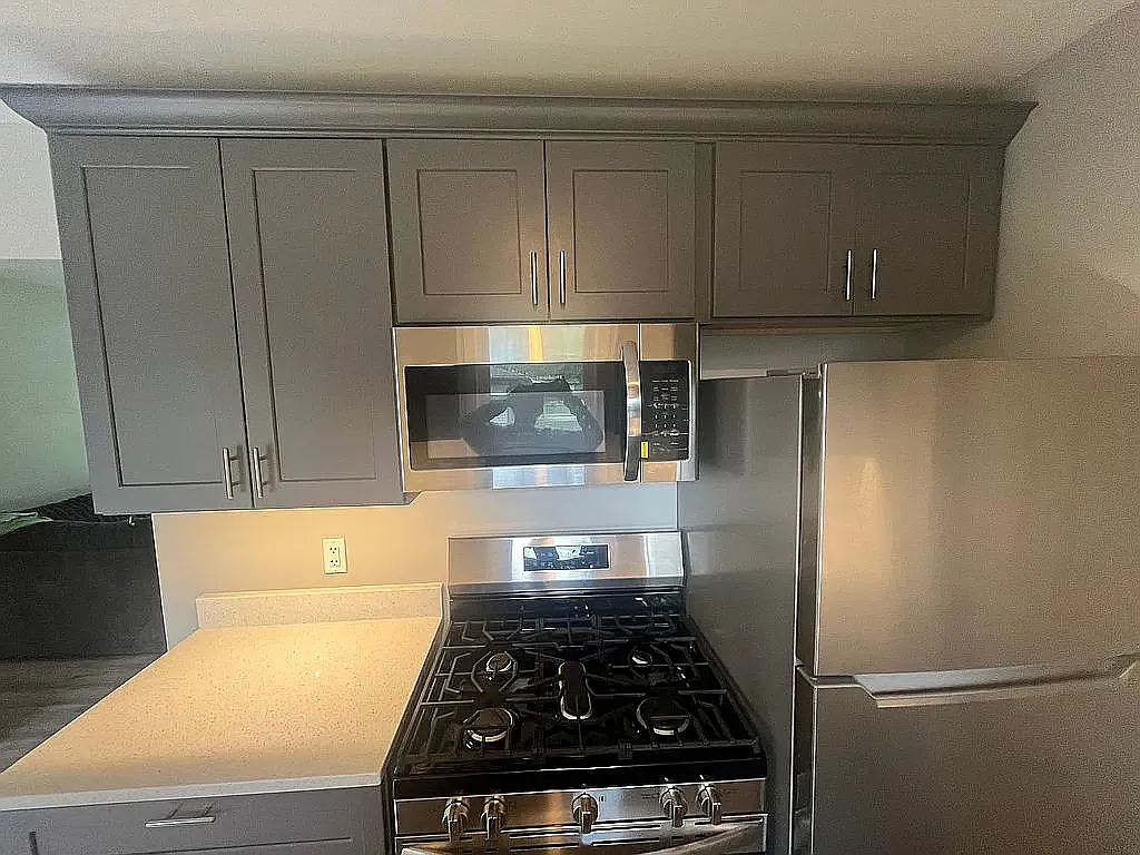 3 bed, 1008 sqft, $2,000 — Photo 3