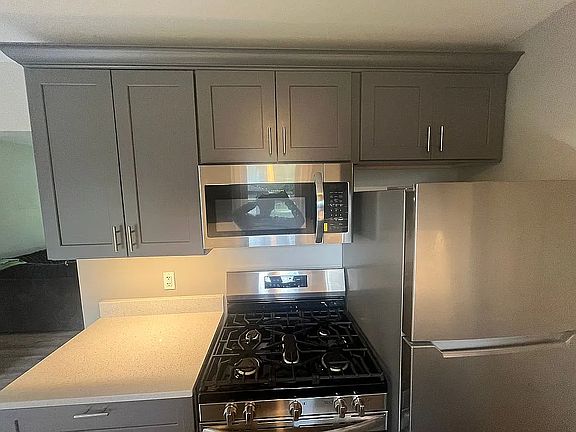 3rd image of 1619 Southview Dr
