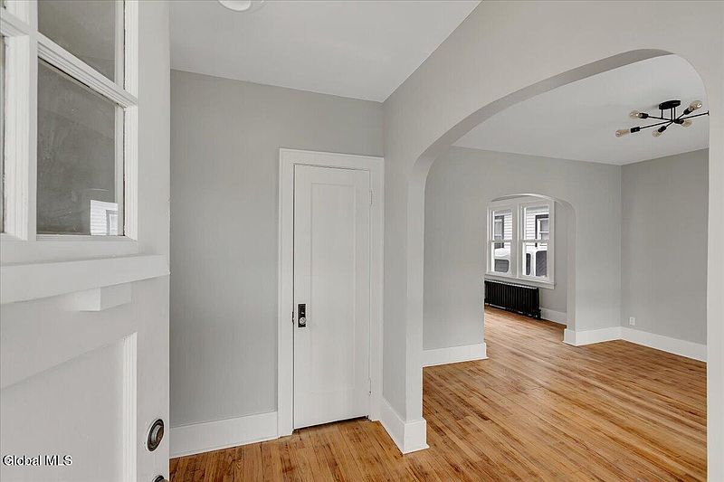 3rd image of 72 Grandview Terrace