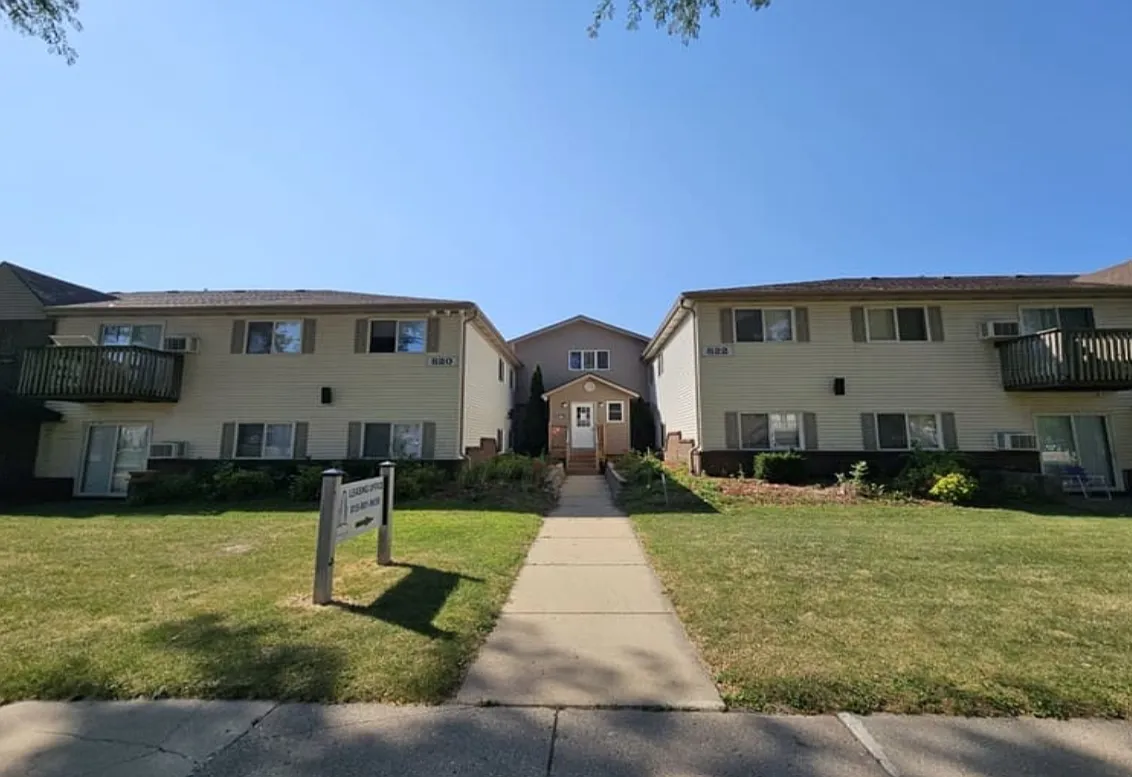 3 bed, 960 sqft, $1,375 — Photo 1