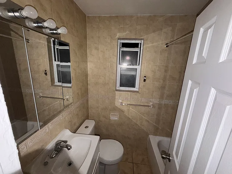 224-12B Horace Harding Expy #2B — Photo 3
