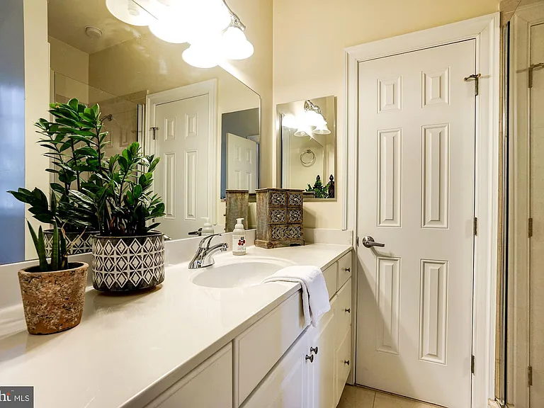 8105 Maya Ct — Photo 33