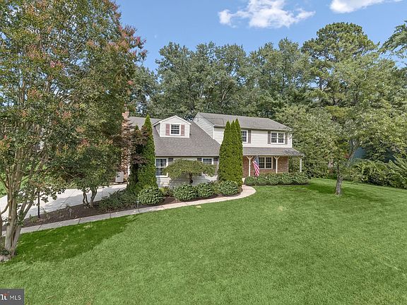 3rd image of 319 Saint Bees Dr