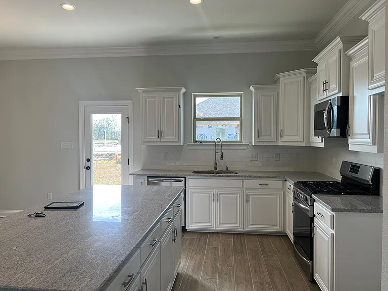 1041 Lakehaven Dr — Photo 5