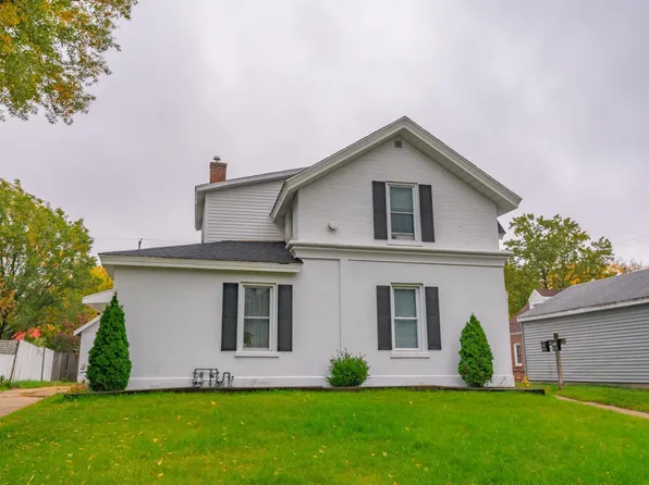 212 E Howard St, Portage, WI 53901