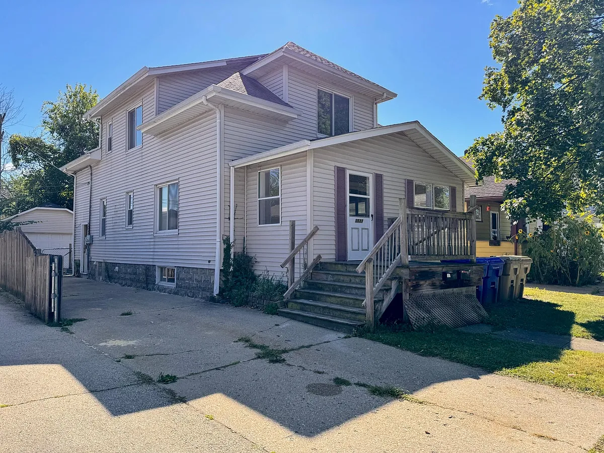 Building Photo - 5537 34th Ave