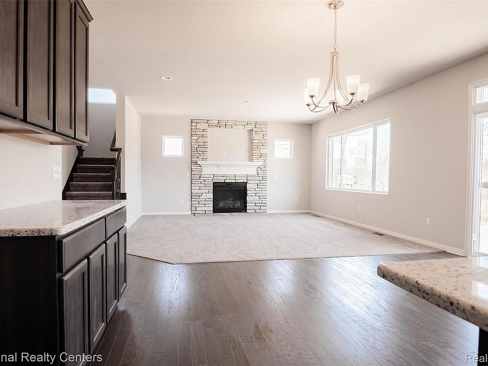 953 Guenevere Dr, photo 8