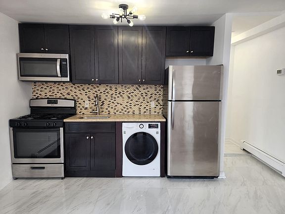 5th image of 131 Beach 122nd St #1J