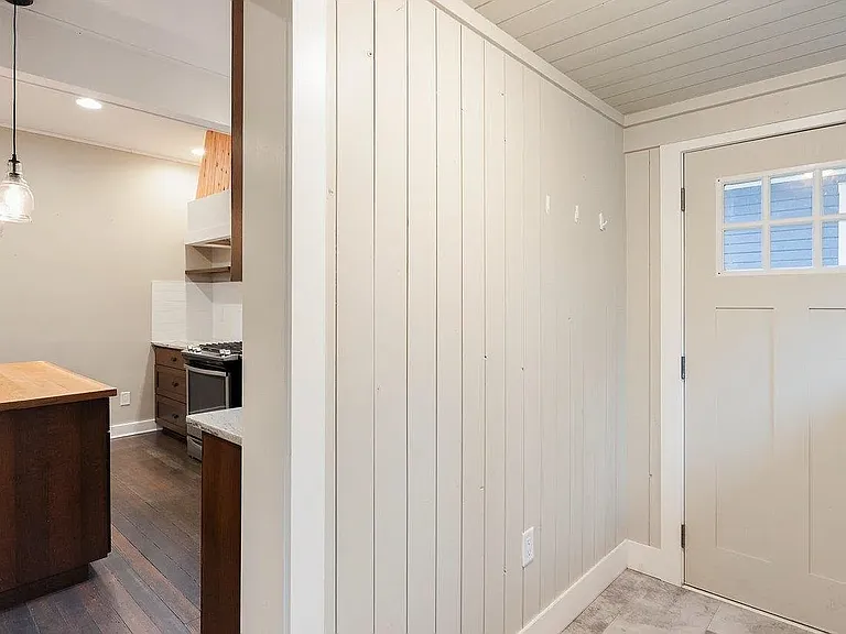 807 W 12th Ave — Photo 16