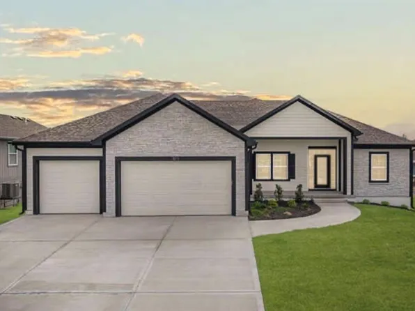 2211 Prairie Creek Dr, Kearney, MO 64060