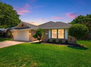 348 Meador Ln, Burleson, TX 76028
