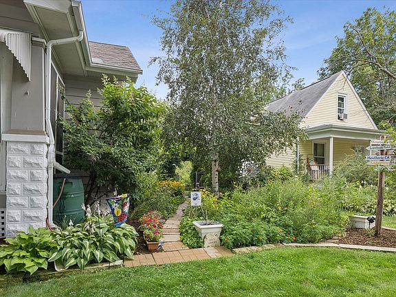 5th image of 2409 Arlington Ave