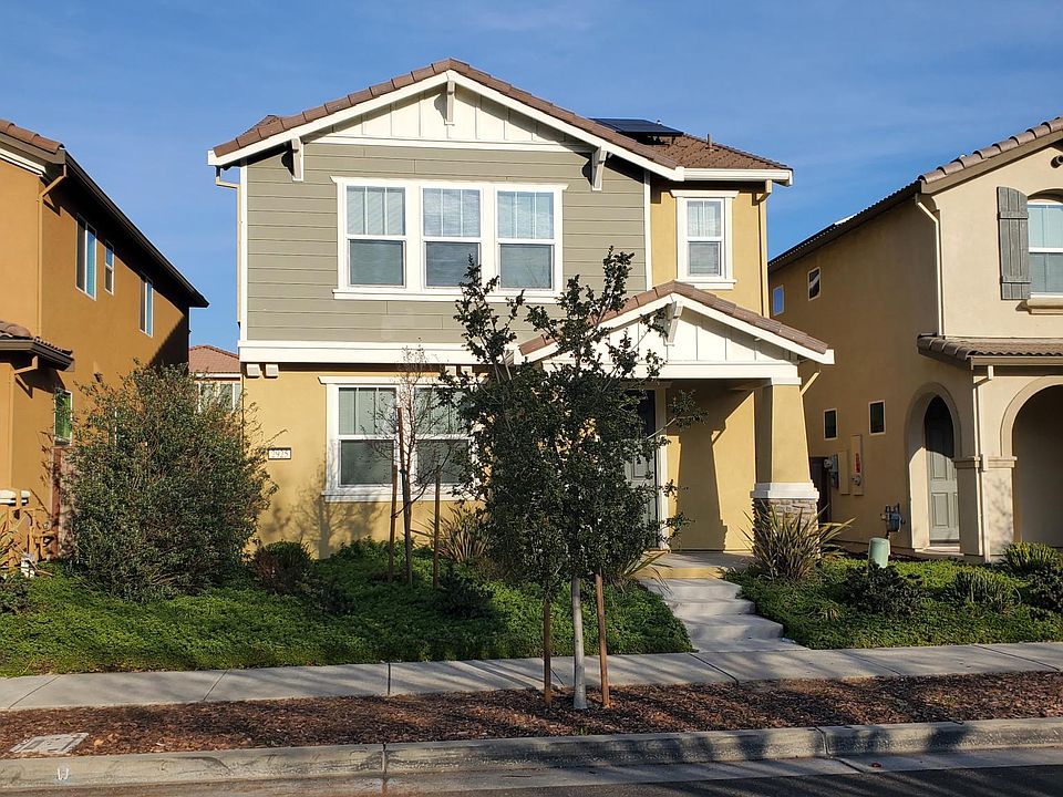 1st image of 2925 Club Center Dr