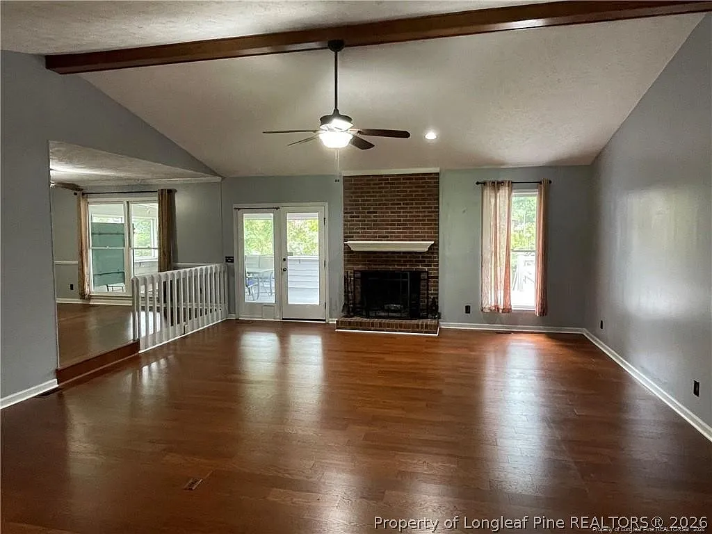 3 bed, 2.0 bath, 2300 sqft, $1,800 — Photo 4