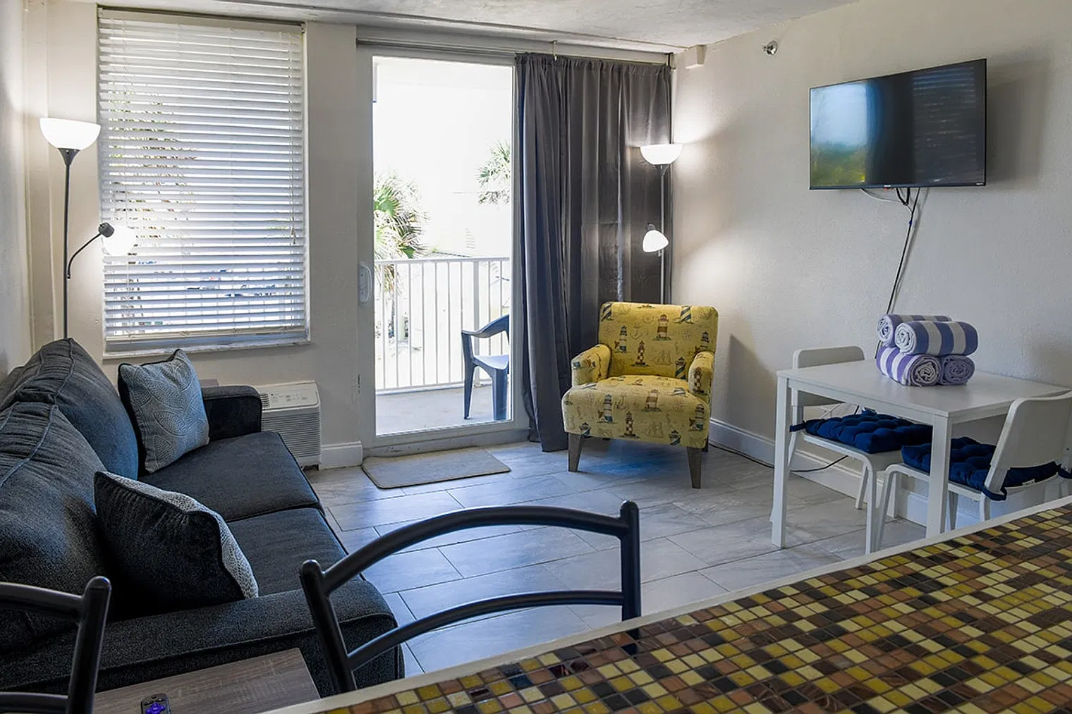 1 bed, 1.0 bath, $4,368 — Photo 1