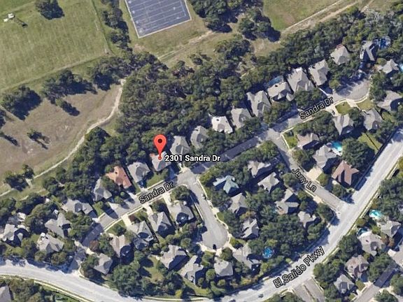 4th image of 2301 Sandra Dr