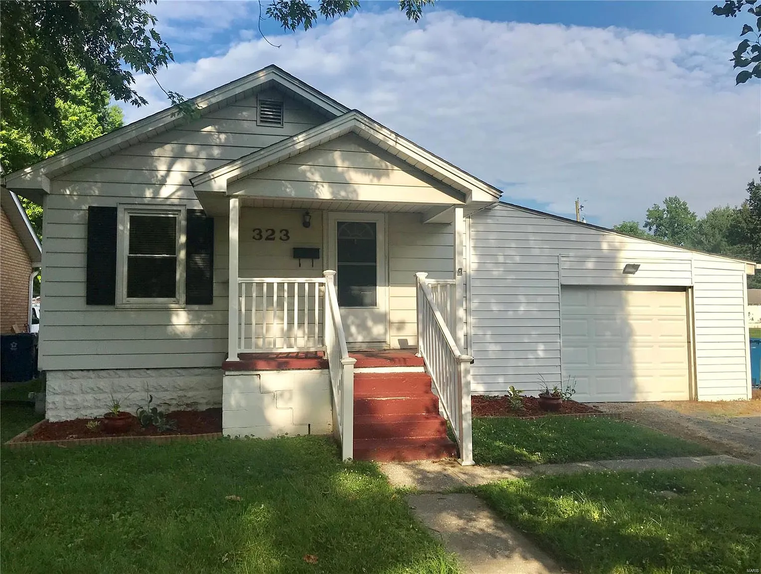 323 Park Dr photo 1