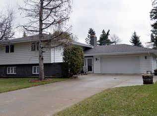 2618 12th St S, Fargo, ND 58103