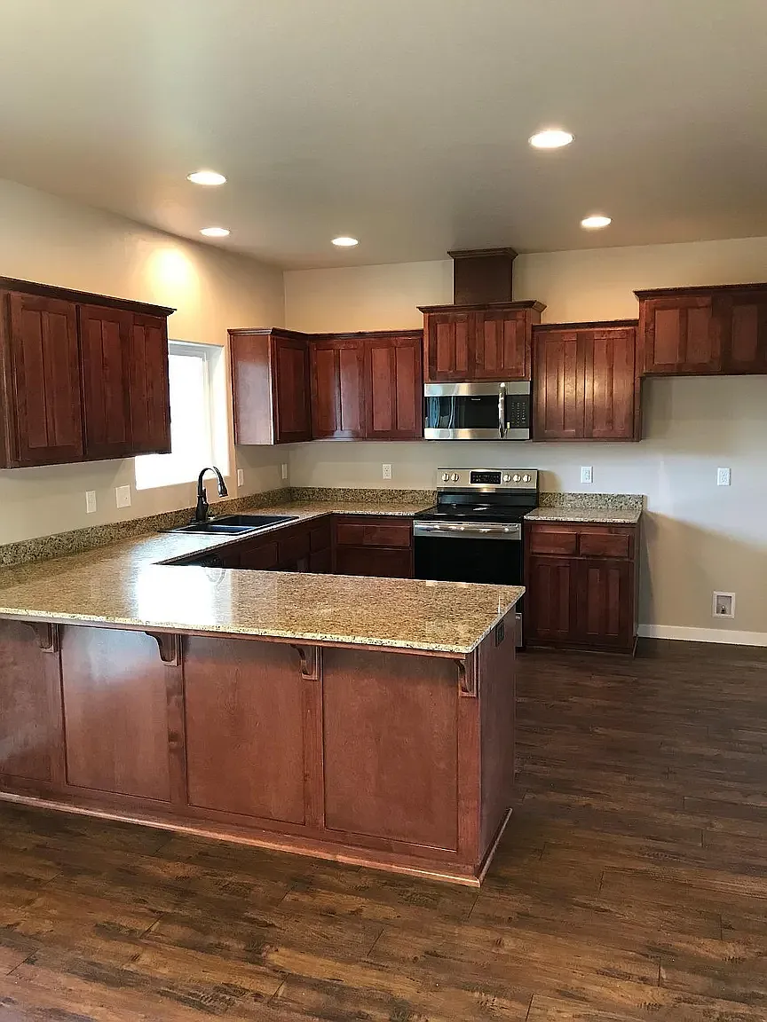 3 bed, 1632 sqft, $2,300 — Photo 4