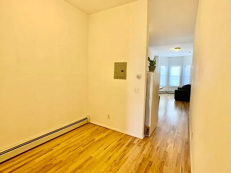 78 Webster Ave #2R — Photo 8